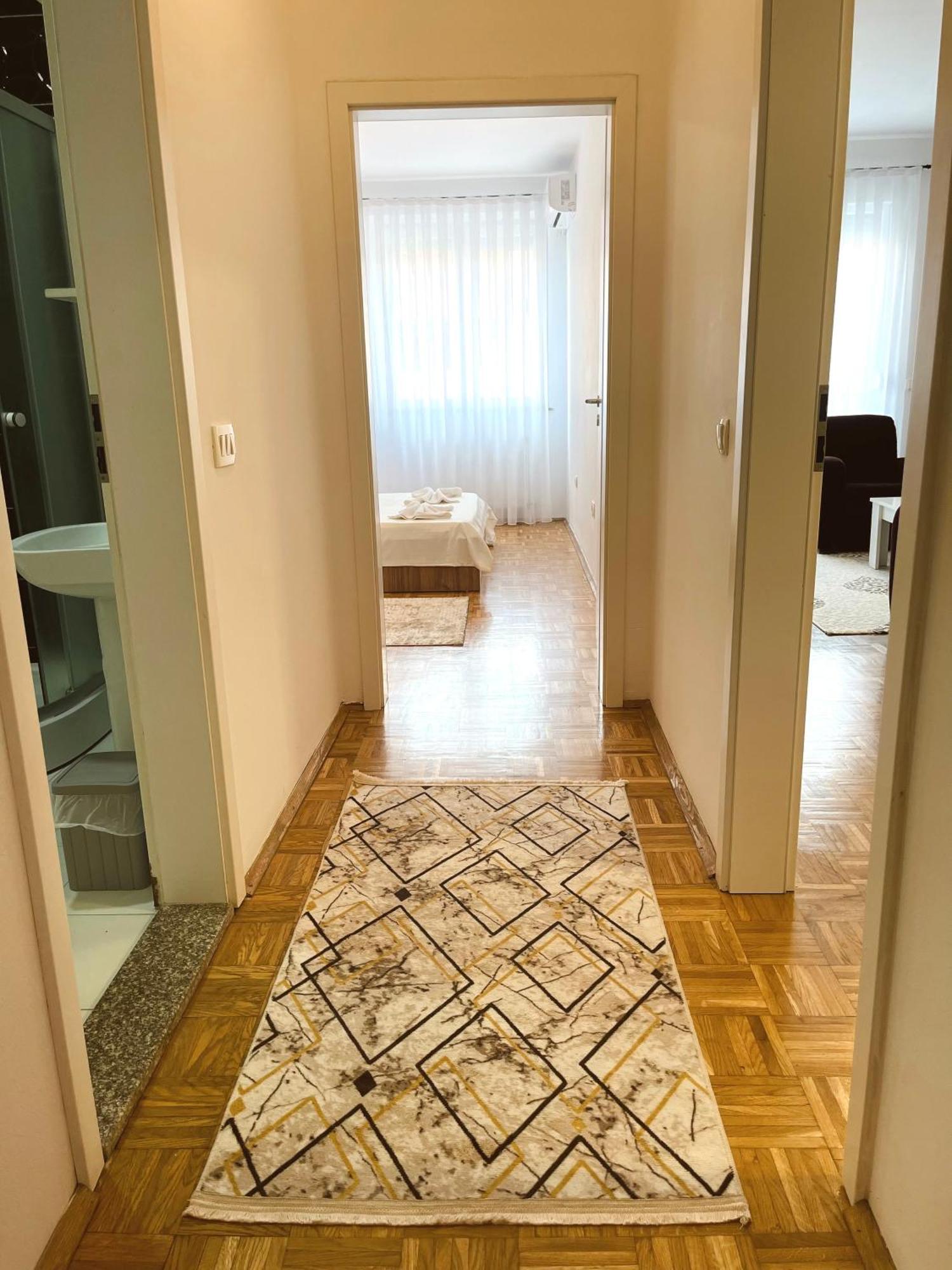 Apartment Troi Pristina Eksteriør billede