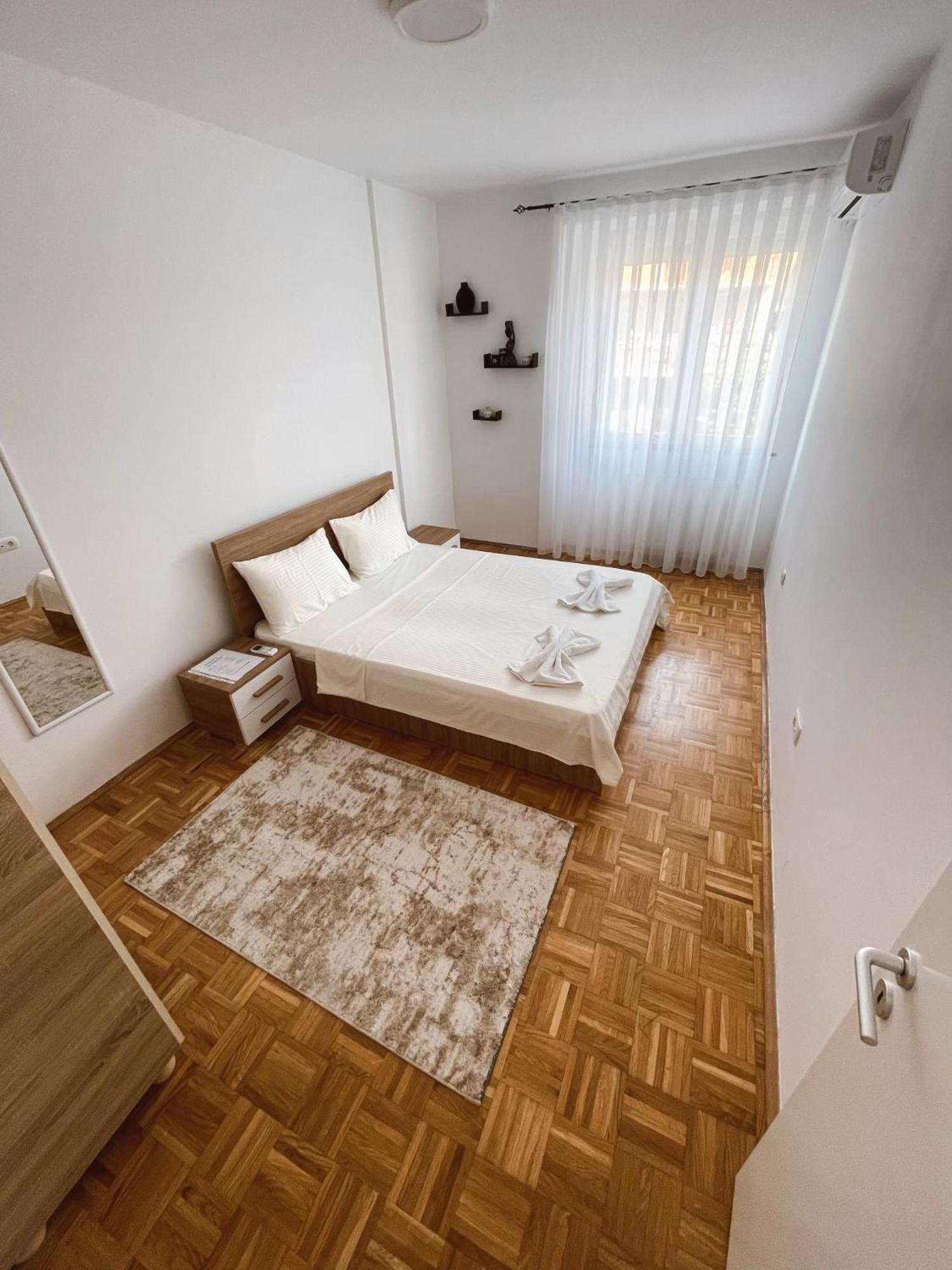Apartment Troi Pristina Eksteriør billede
