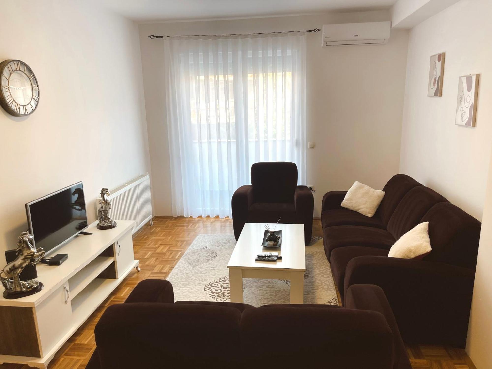 Apartment Troi Pristina Eksteriør billede