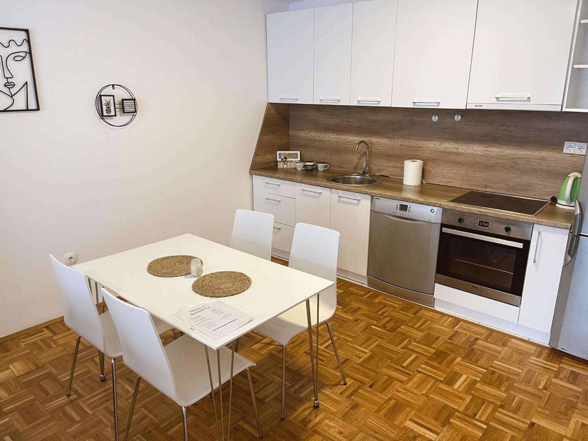 Apartment Troi Pristina Eksteriør billede